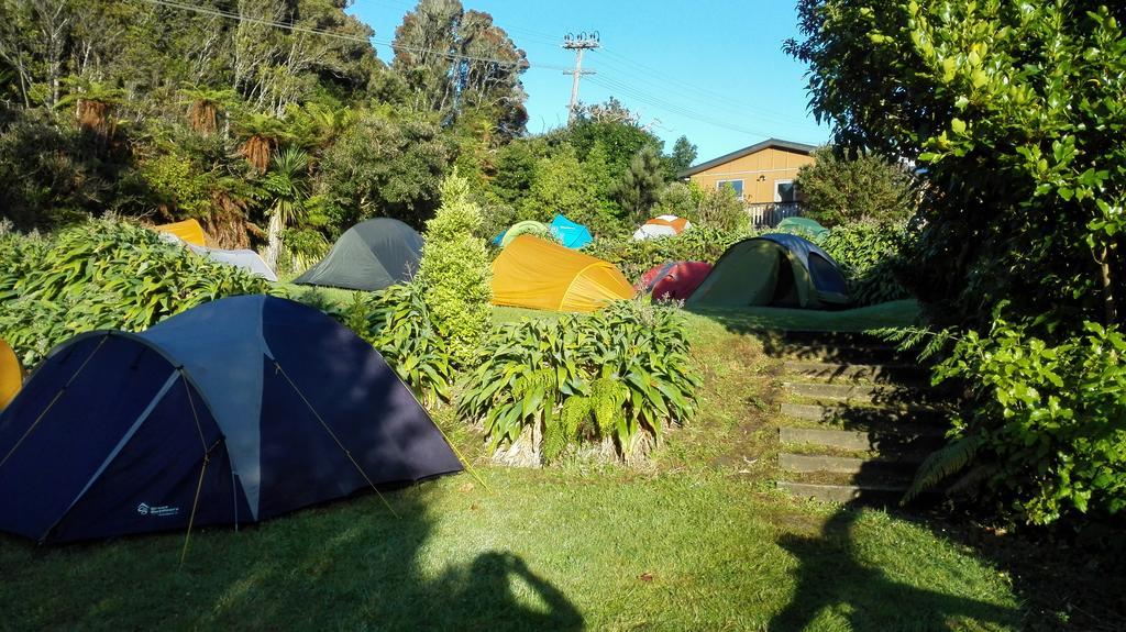 A Pousada Stewart Island Backpackers Half-moon Bay Exterior foto