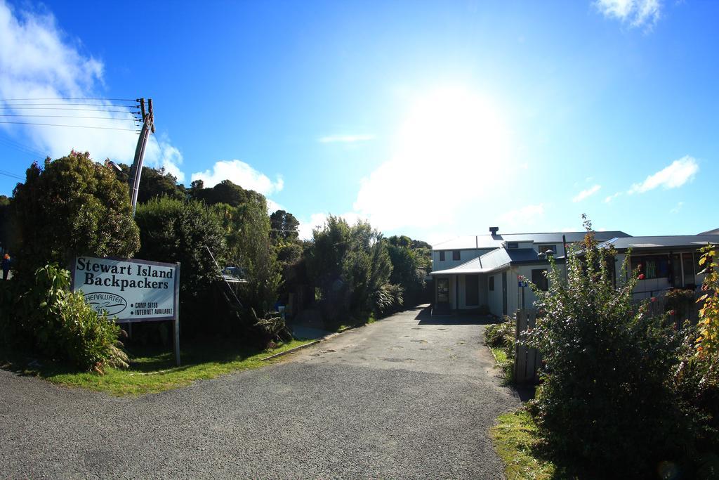 A Pousada Stewart Island Backpackers Half-moon Bay Exterior foto