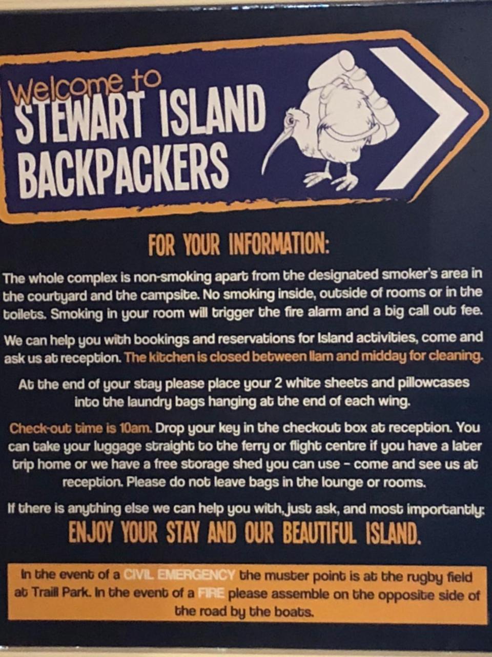 A Pousada Stewart Island Backpackers Half-moon Bay Exterior foto